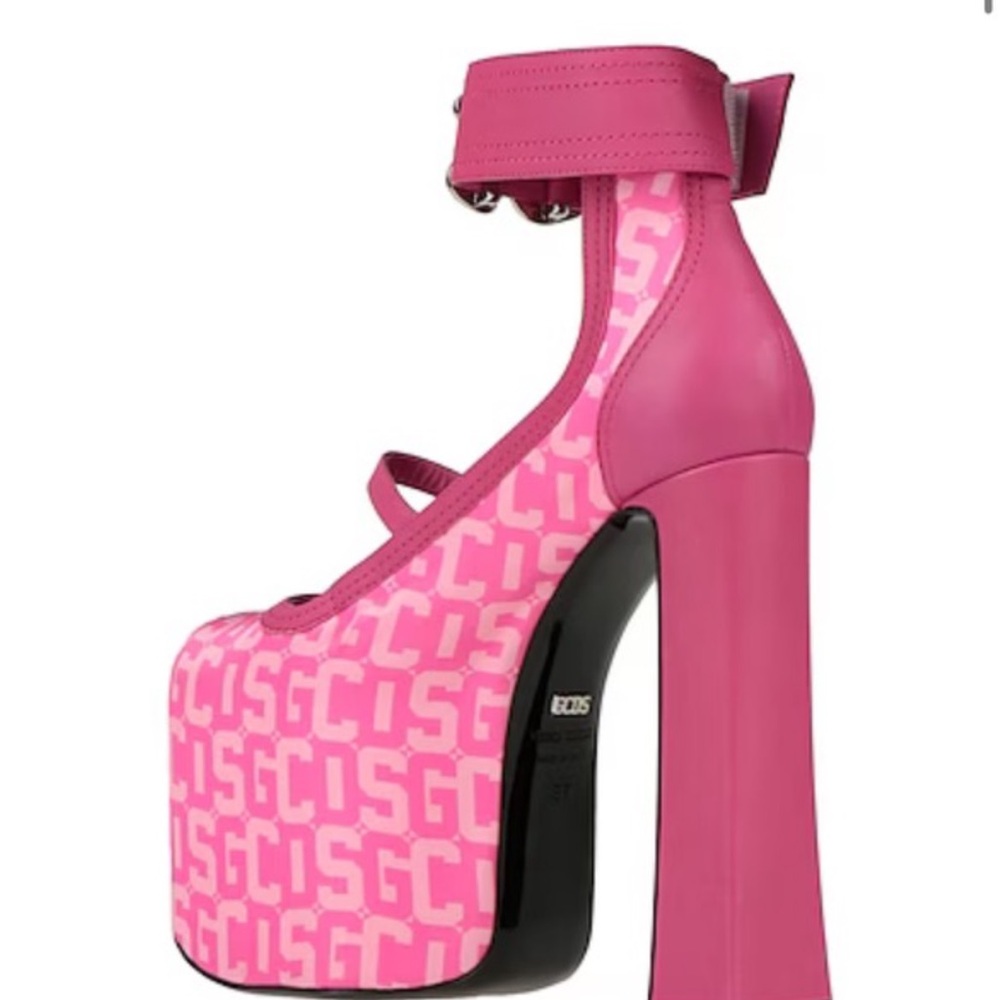 GCDS Pink Platform Heels 💕